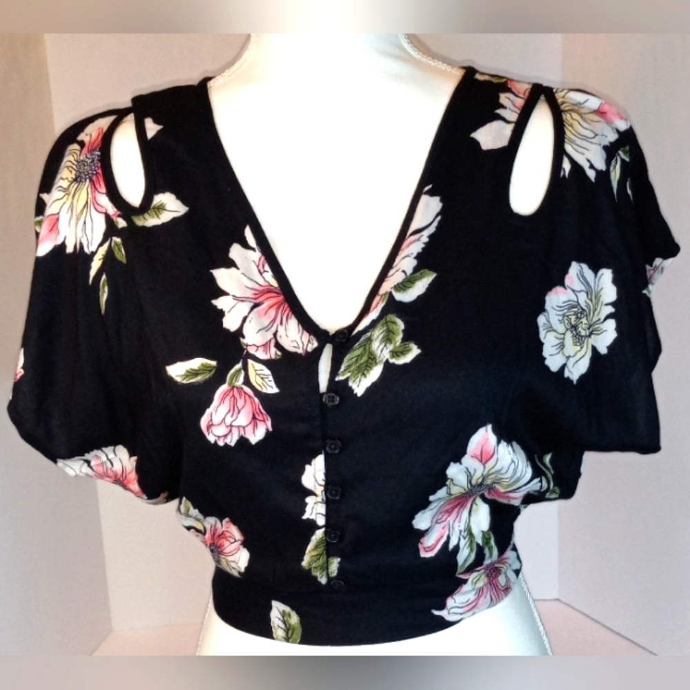Band of Gypsies Bohemian Black floral tied neck Crop Top New
